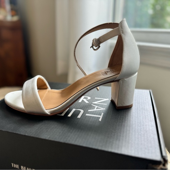 Naturalizer Vera Dress Sandal Heel 9.5W / Peal White Satin - Picture 4 of 12